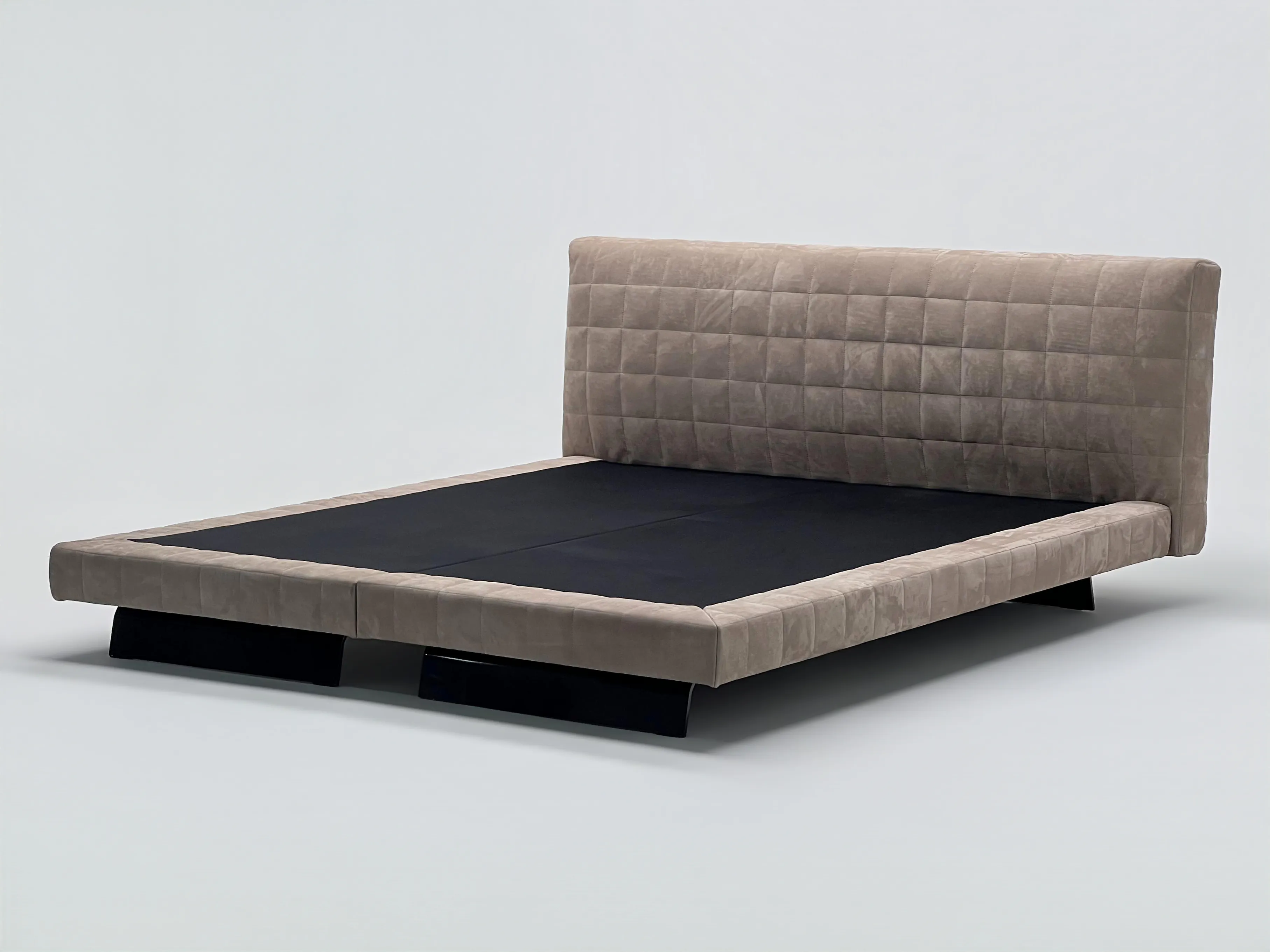 Looiadl olaodil lididi Bed